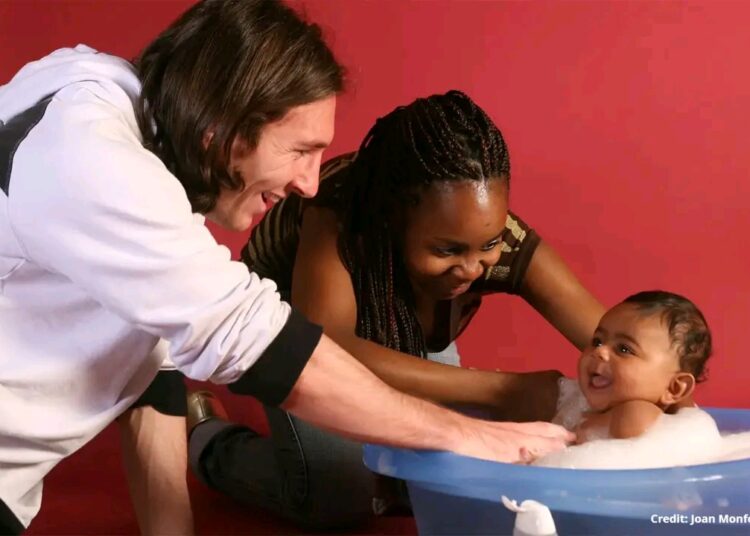 Du Bain de l&rsquo;UNICEF au Sommet du Monde: Le Destin Croisé de Messi et Yamal