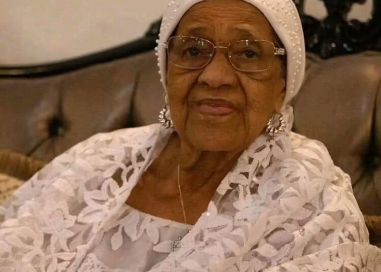 Obsèques de Hadja André Toure: le président Mamadi Doumbouya était présent